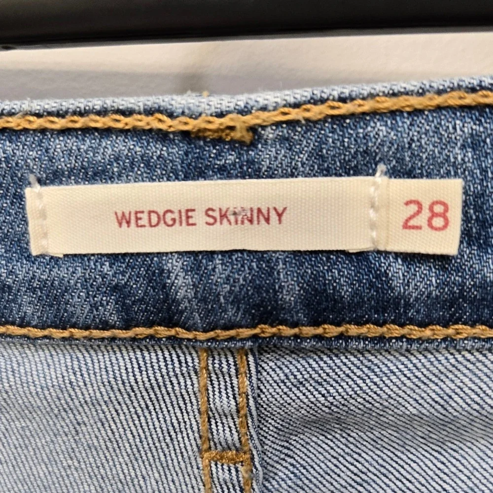 Levi's Premium Wedgie‎ Skinny Jeans 28 High Rise Mid Wash Button Fly Distressed